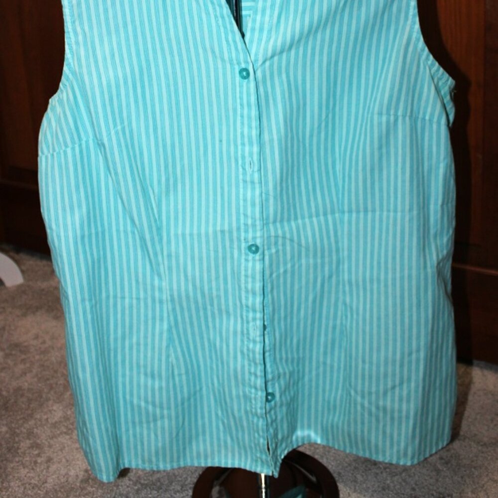 Top - Picture 2 of 4